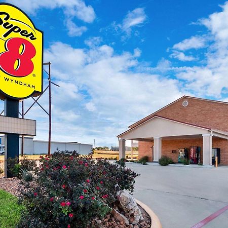 Super 8 By Wyndham Pleasanton Motel Buitenkant foto